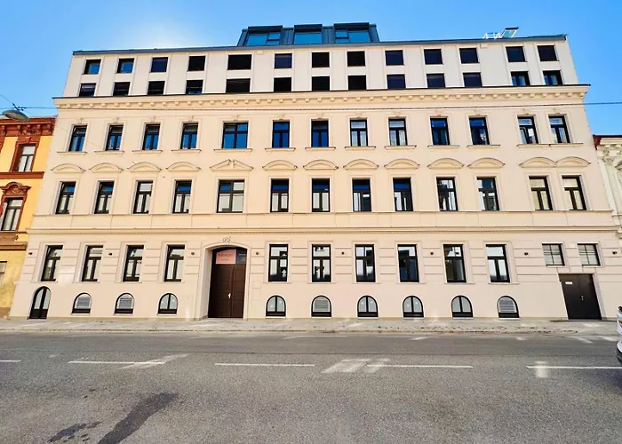 Garden Waltz Terrace And Ac Apartment *